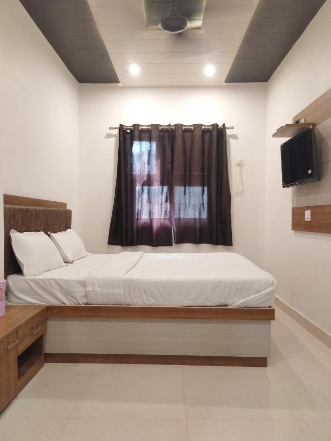 Rudraksha Guest House Varanasi Exterior photo